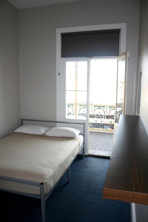 Glenelg Beach Hostel Zimmer foto